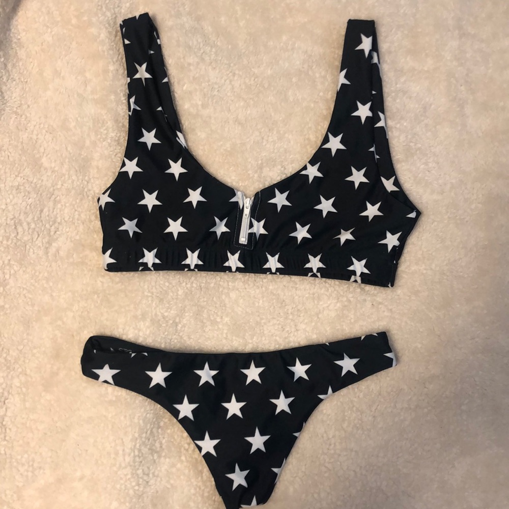 STONE FOX SWIM size small gently worn